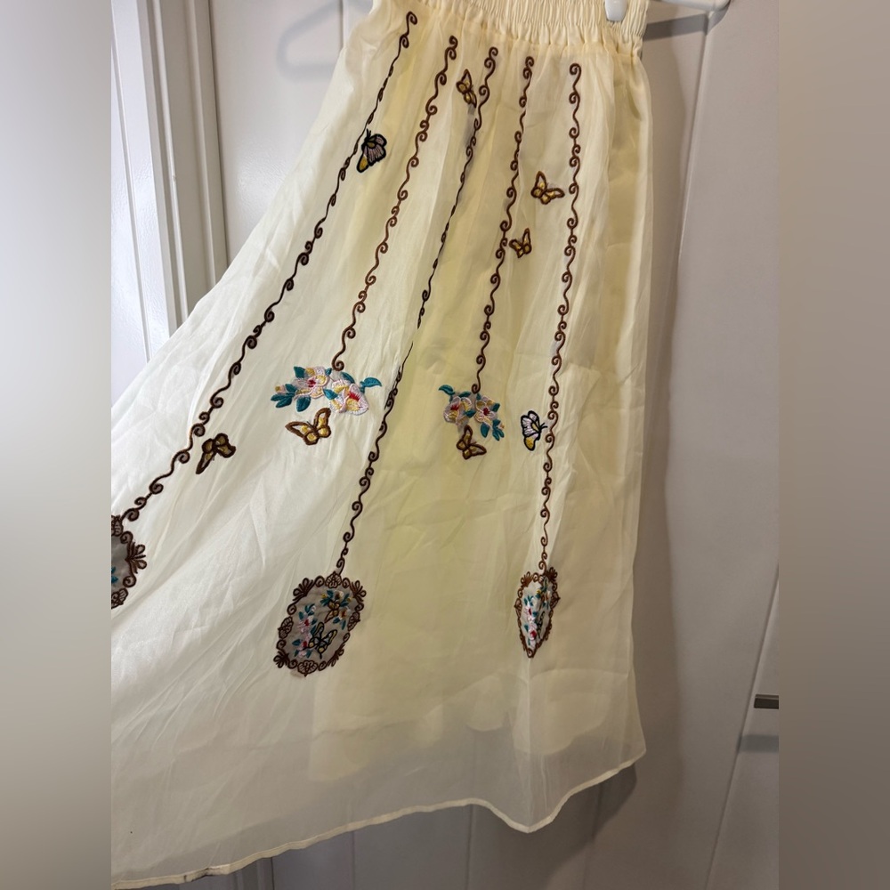 ✨️Bohemian Embroidered Cream Maxi Skirt✨️